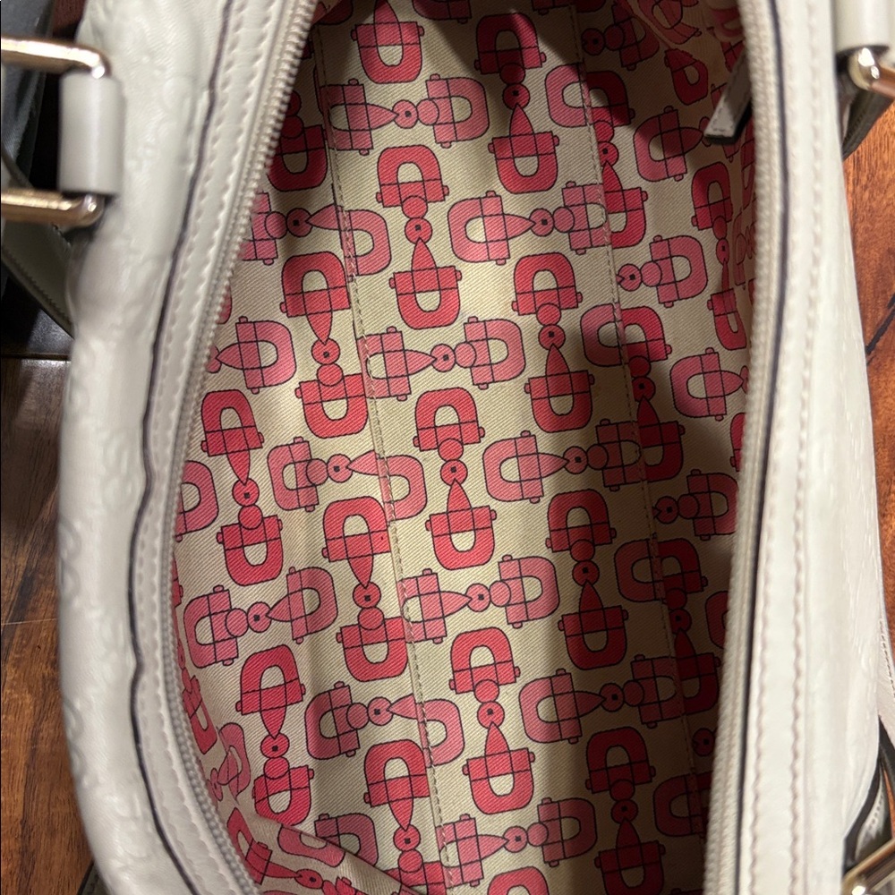 Gucci Signature Boston Bag. Neutral Leather. GG Signature - Picture 10 of 10